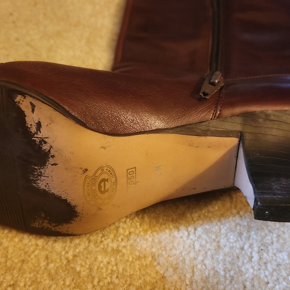 Vintage Etienne Aigner Elegant Brown Leather Women's Boots - Picture 3 of 7